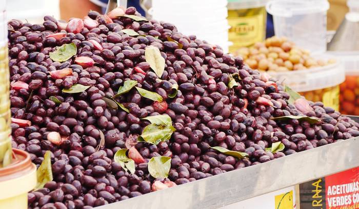 Маслины на рынке, фото фотография растения
